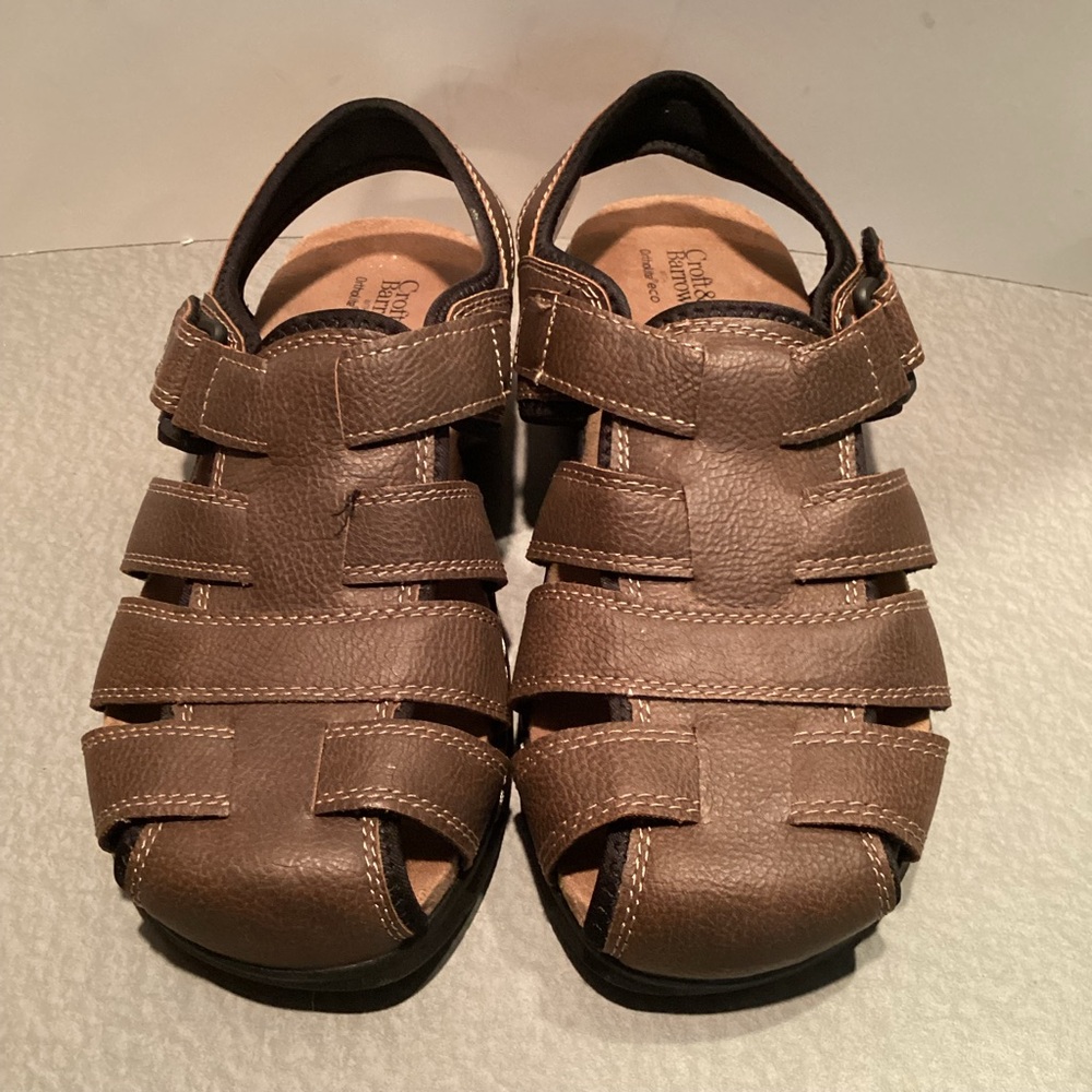Croft & Barrow Ortholite eco strappy leather sandal,open weave,Velcro close, 7.5